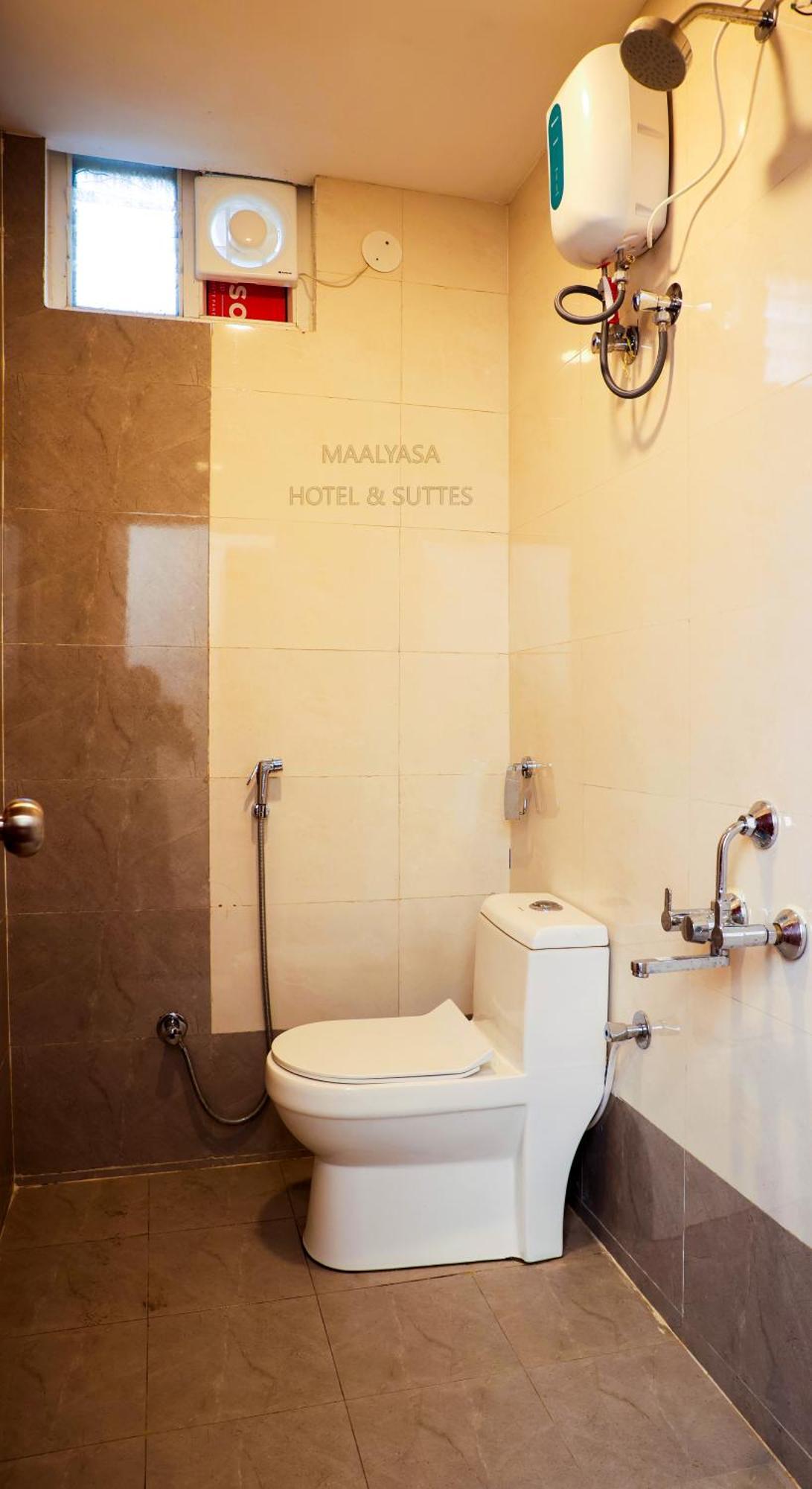 Maalyasa Hotel And Suites Хайдарабад Экстерьер фото