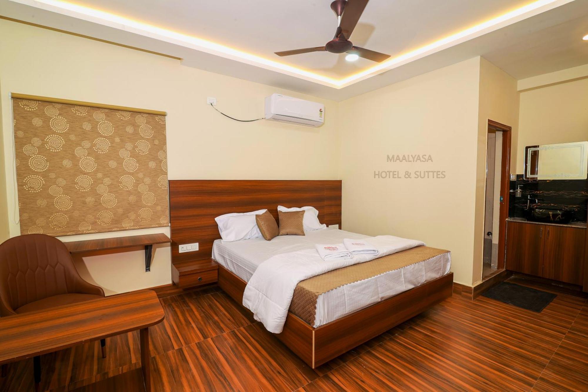 Maalyasa Hotel And Suites Хайдарабад Экстерьер фото
