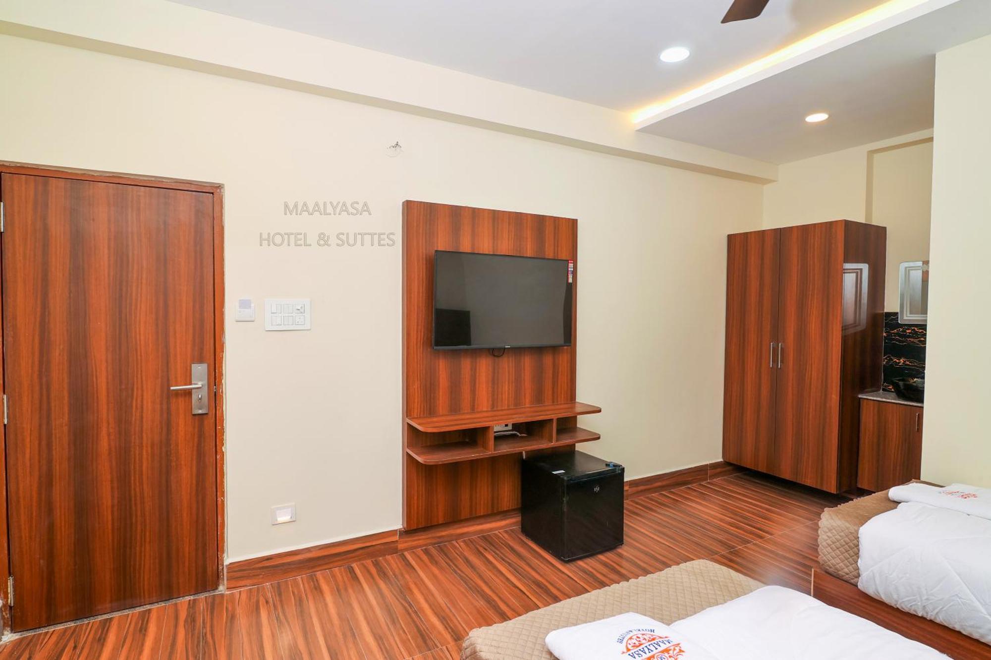 Maalyasa Hotel And Suites Хайдарабад Экстерьер фото